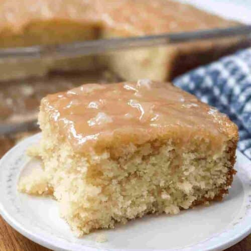 Moist Vanilla Buttermilk Cake Recipe: Easy Family Dessert