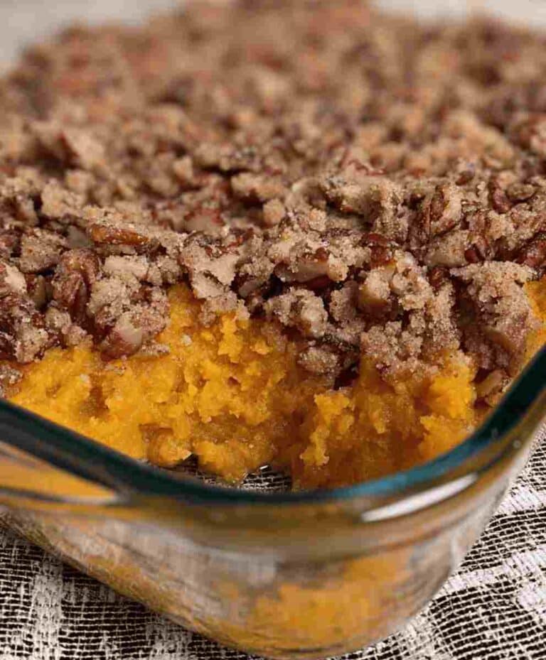 Sweet Potato Casserole – Easy Dinner Recipe with Crunchy Pecan Topping